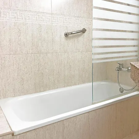2-6 Pers, Piscine,clim,plage A3mn A Pied, 2 Chbres, 2 Salles De Bain, Wifi Appartamento *