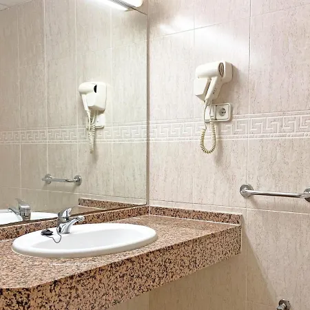 Appartamento 2-6 Pers, Piscine,clim,plage A3mn A Pied, 2 Chbres, 2 Salles De Bain, Wifi Salou